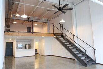 4121 Commerce St, Dallas, TX à louer Photo de l’immeuble– Image 1 sur 8