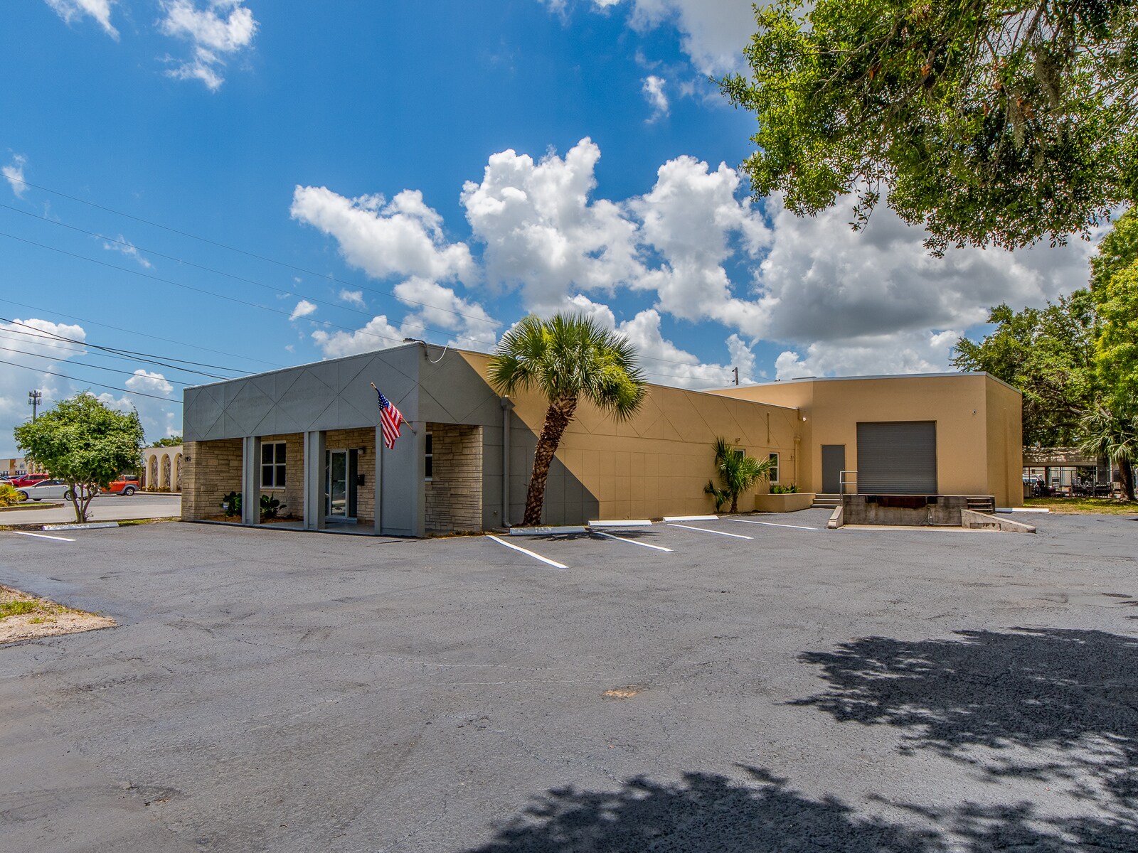 2051 Range Rd, Clearwater, FL à louer Photo de l’immeuble– Image 1 sur 16