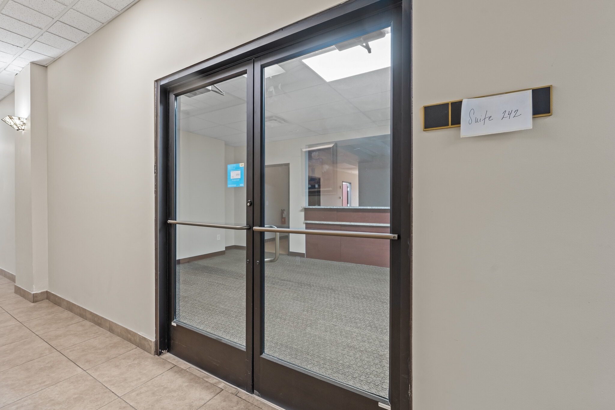 13530 Michigan Ave, Dearborn, MI à louer Photo intérieure– Image 1 sur 14