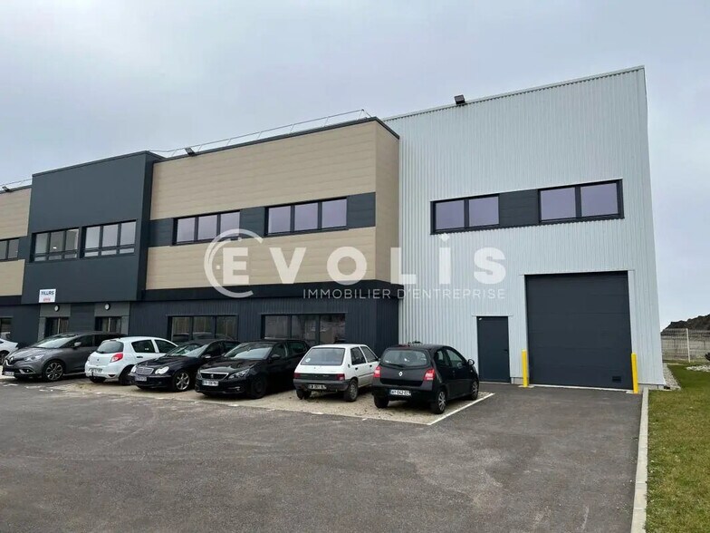 Bureau dans Colombier-Saugnieu à louer - Photo de l’immeuble – Image 1 sur 10