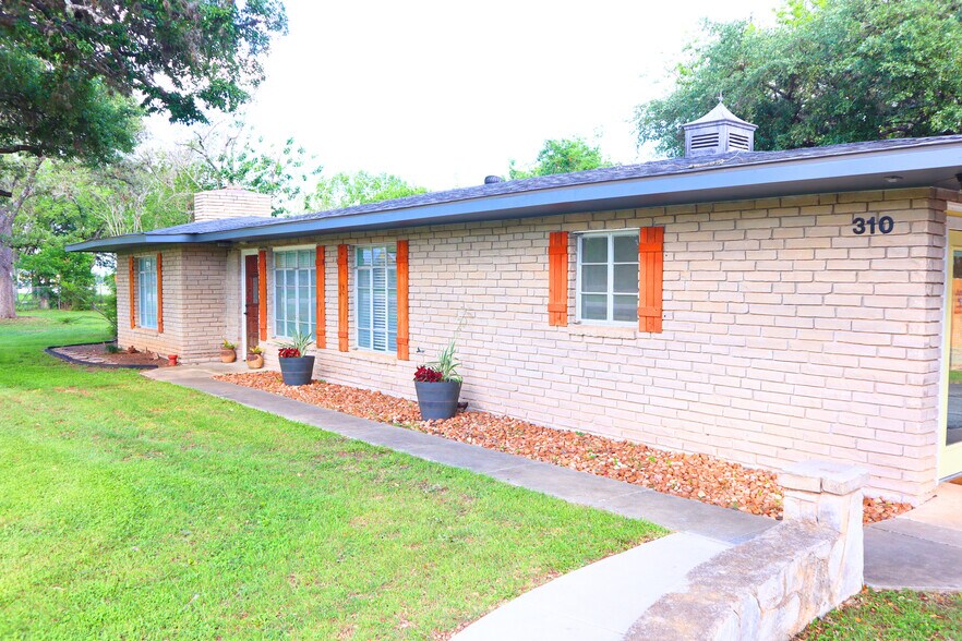 310 Pfeil Rd, Cibolo, TX à vendre - Photo de l’immeuble – Image 3 sur 8