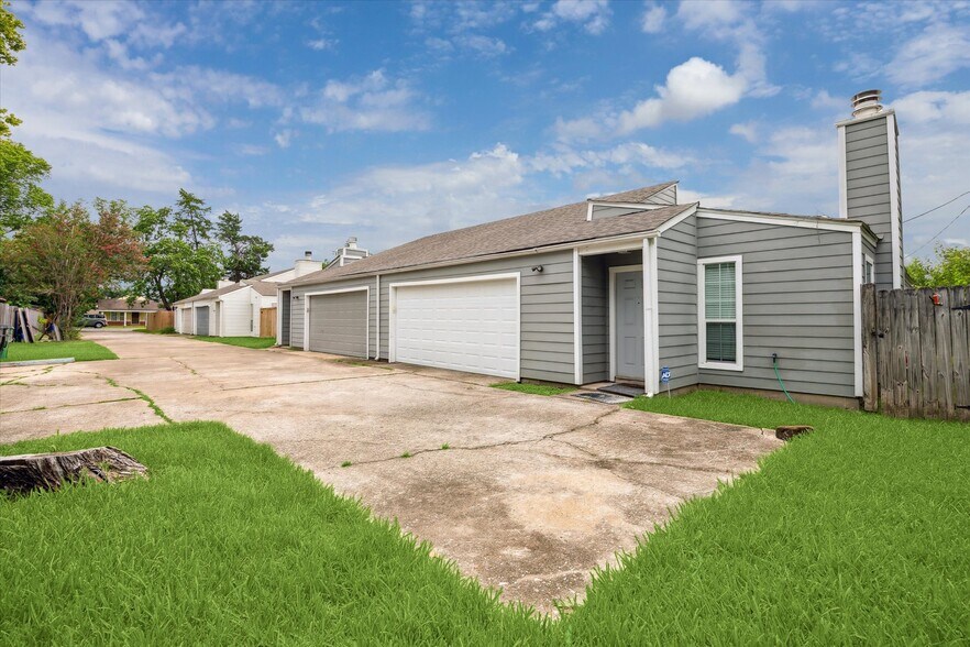 9009 Carousel Ln, Houston, TX à vendre - Photo principale – Image 3 sur 7