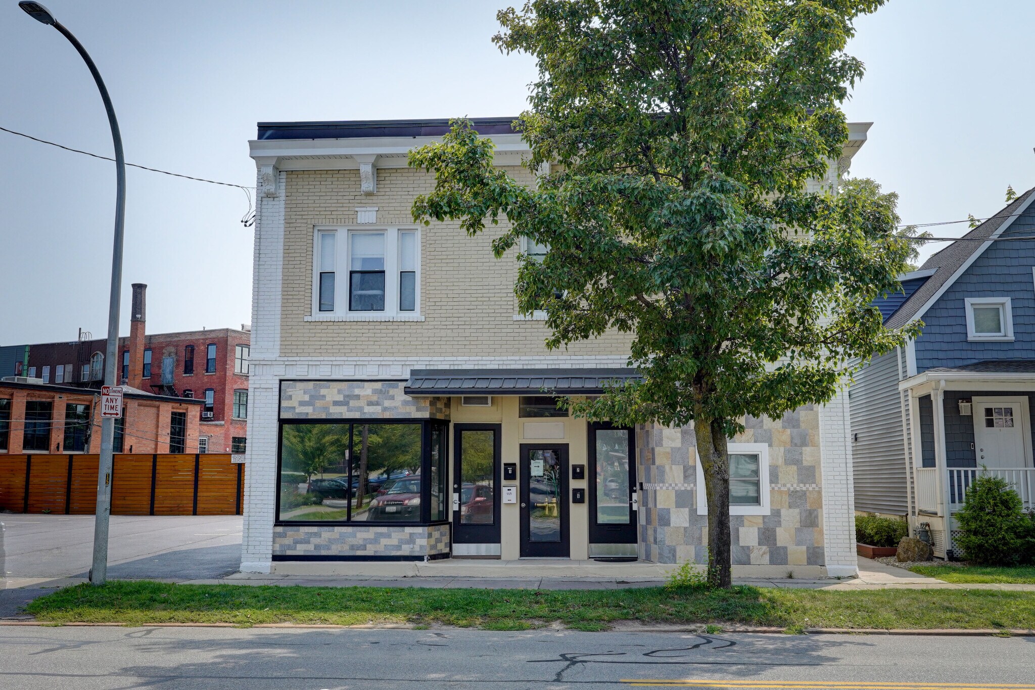 165 Atlantic Ave, Rochester, NY à louer Photo de l’immeuble– Image 1 sur 12