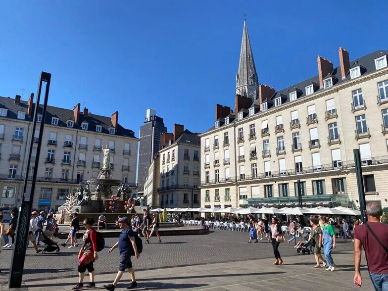 Local commercial dans Nantes à louer - Photo de l’immeuble – Image 3 sur 7