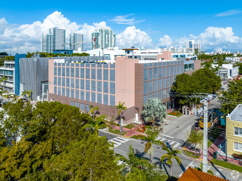 1000 5th St, Miami Beach, FL à louer - Photo de l’immeuble – Image 2 sur 14