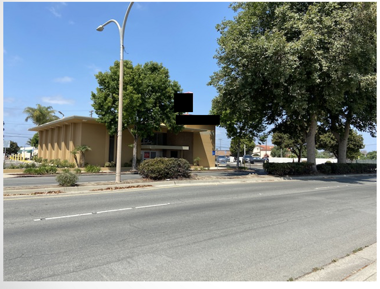 215 N H St, Lompoc, CA à louer - Photo de l’immeuble – Image 2 sur 3