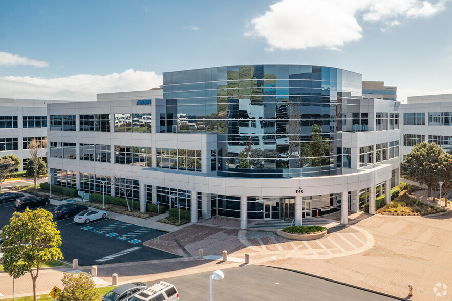 1140 Veterans Blvd, South San Francisco, CA à louer - Photo principale – Image 1 sur 2