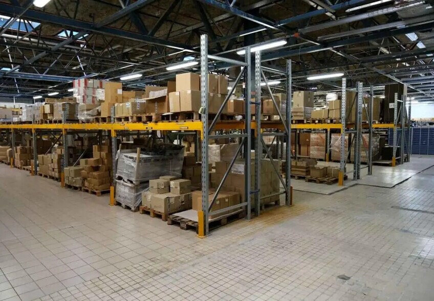Industriel/Logistique dans Châlons-en-Champagne à vendre - Photo de l’immeuble – Image 3 sur 12