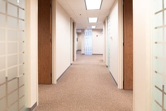 2800 S River Rd, Des Plaines, IL à louer Photo intérieure– Image 2 sur 6