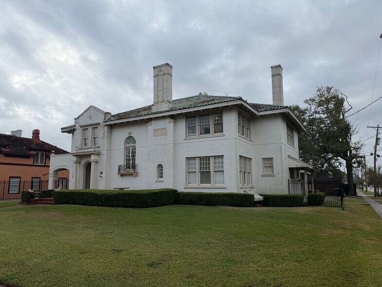 2175 North Ave, Beaumont, TX à louer - Photo de l’immeuble – Image 1 sur 7