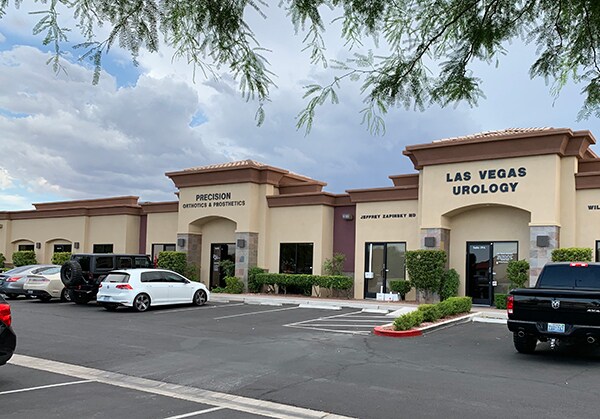 8915 S Pecos Rd, Henderson, NV à louer Photo de l’immeuble– Image 1 sur 6