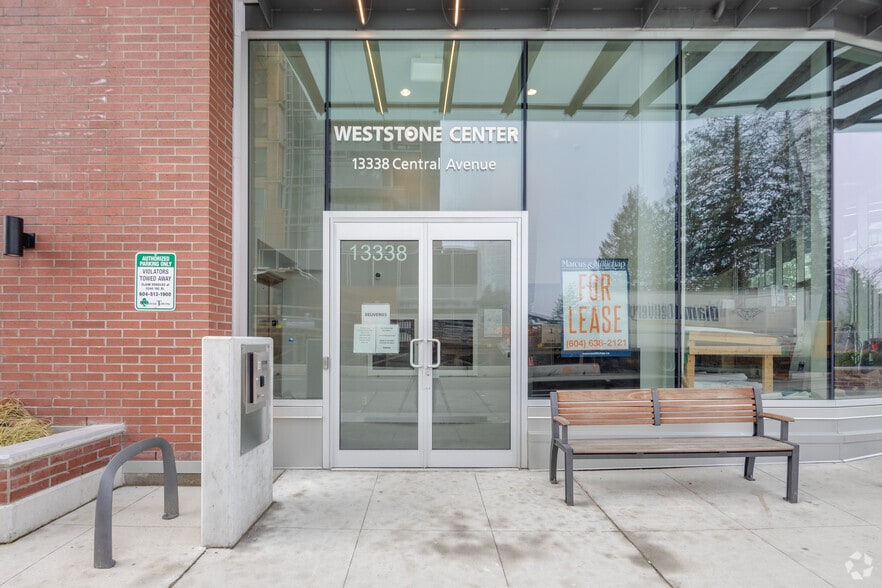 13338 Central Av, Surrey, BC à vendre - Photo de l’immeuble – Image 3 sur 7