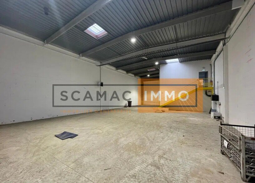 Bureau dans Torcy à louer - Photo de l’immeuble – Image 3 sur 6