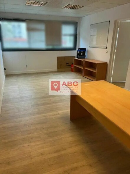 Bureau dans Perpignan à louer - Photo de l’immeuble – Image 2 sur 9