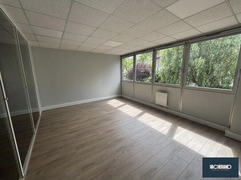 Bureau dans Marcq-en-Baroeul à louer - Photo de l’immeuble – Image 3 sur 4