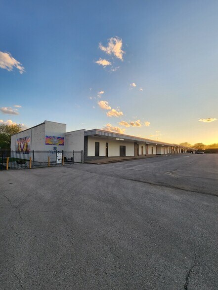 530-616 E 46th St N, Tulsa, OK à louer - Photo de l’immeuble – Image 3 sur 4