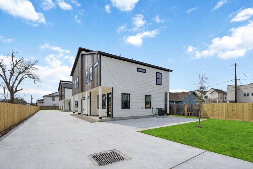 4804 Carmen Street #A-B, Houston, TX à vendre - Photo de l’immeuble – Image 3 sur 24