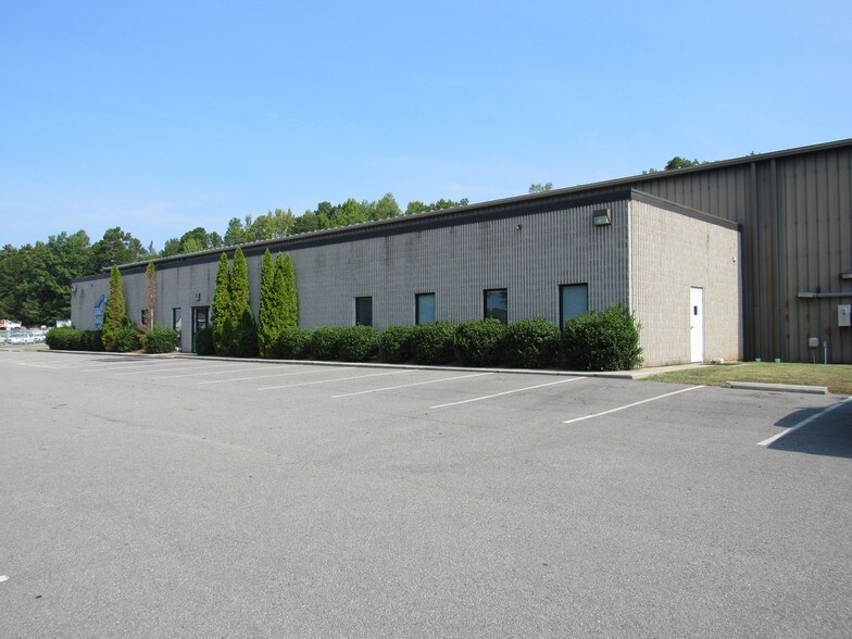 2525 Hougton Ave, South Boston, VA à louer - Photo de l’immeuble – Image 2 sur 20