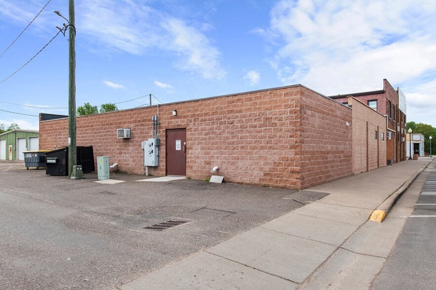 7715 Main St, Siren, WI à vendre - Photo de l’immeuble – Image 2 sur 25
