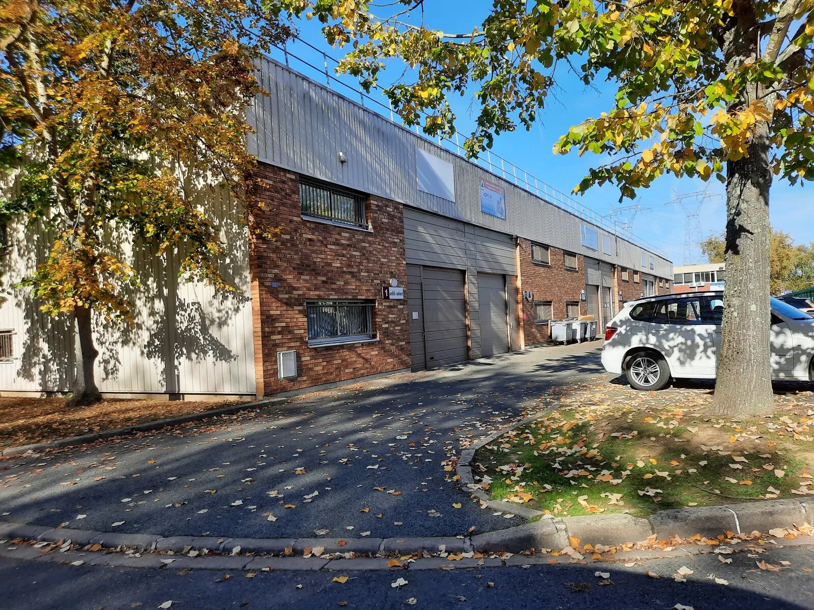 Local d’activités dans Lisses à louer Photo de l’immeuble– Image 1 sur 7