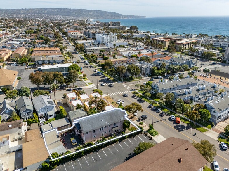 108 N Broadway, Redondo Beach, CA à vendre - Photo principale – Image 1 sur 18