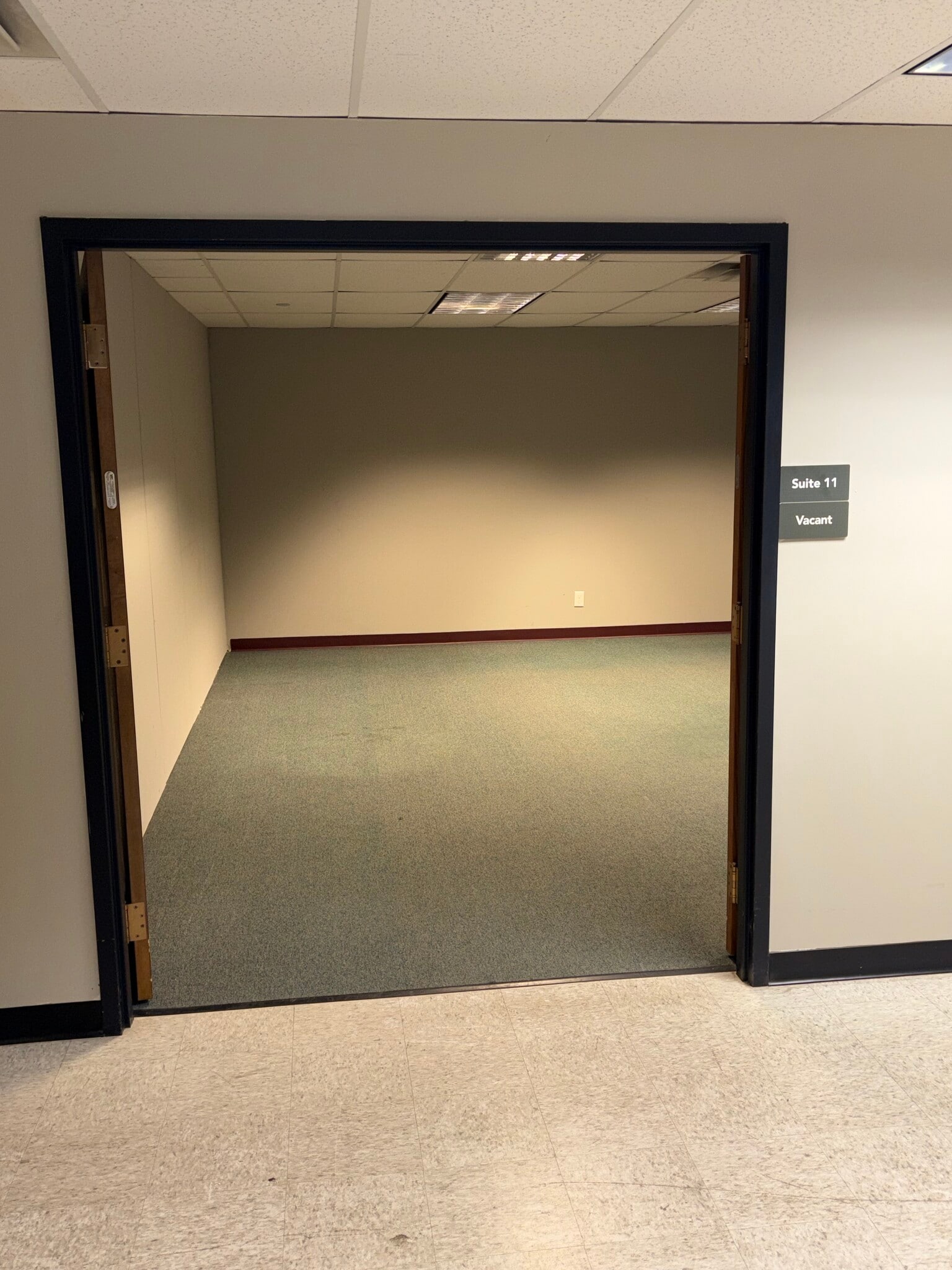 750 2nd St NE, Hopkins, MN à louer Photo intérieure– Image 1 sur 7