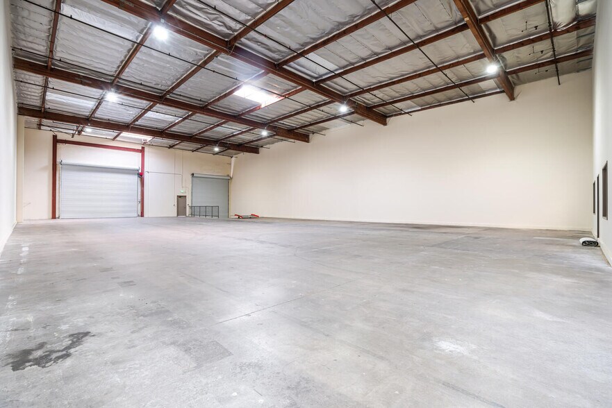 17022 S Montanero Ave, Carson, CA à louer - Photo de l’immeuble – Image 2 sur 37