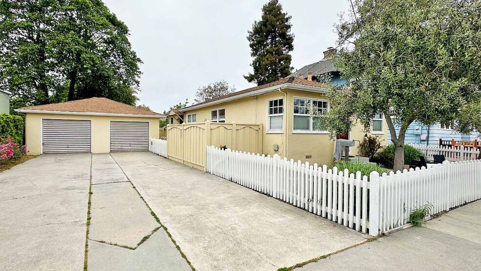 1140 Laurel St, Santa Cruz, CA à vendre - Photo de l’immeuble – Image 3 sur 6