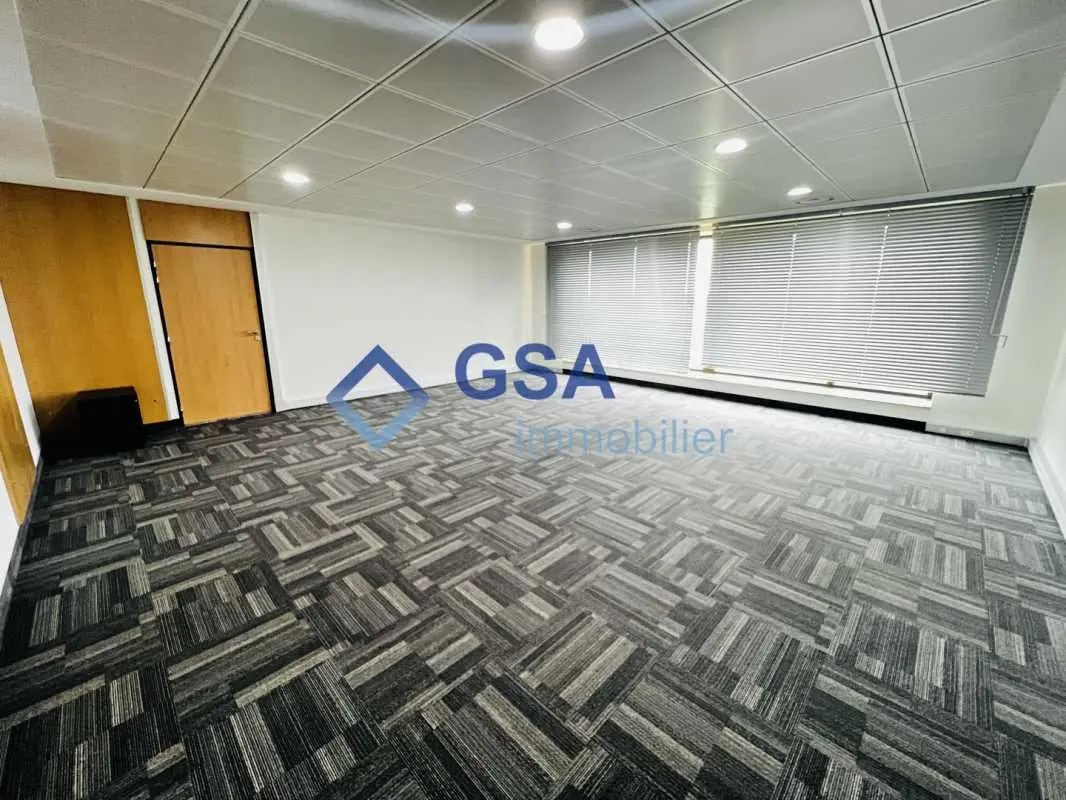 Bureau dans Évry-Courcouronnes à vendre Photo intérieure– Image 1 sur 10