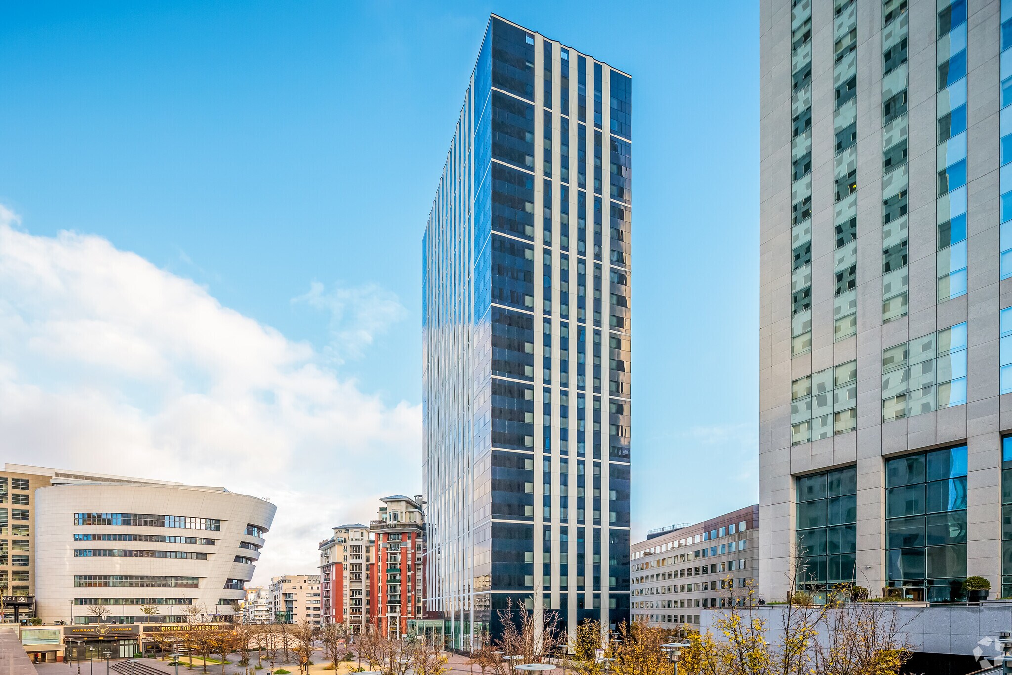 7 Allee De L'Arche, Courbevoie à louer Photo de l’immeuble– Image 1 sur 9