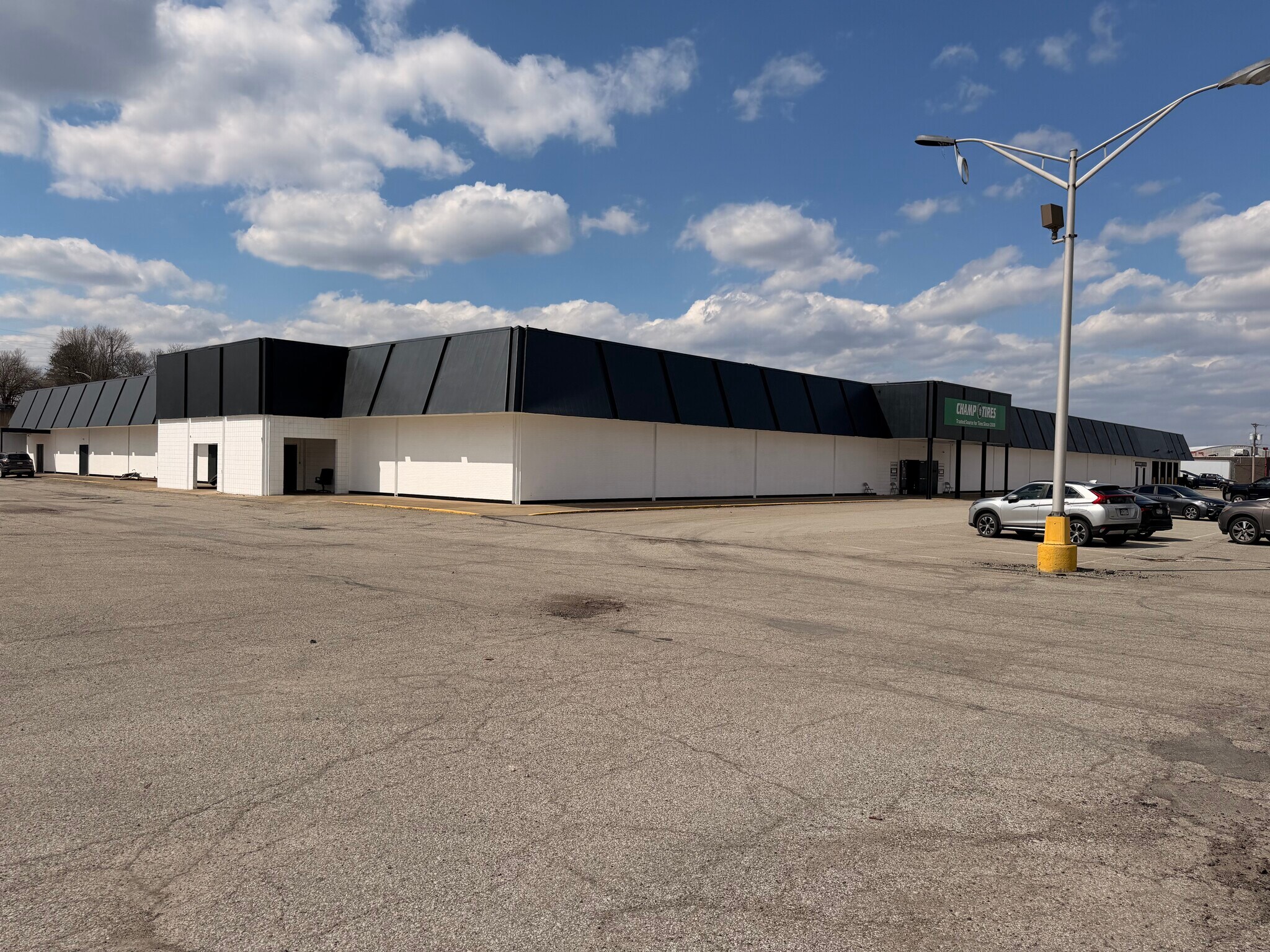 2930-2932 Lebanon Church Rd, West Mifflin, PA à louer Photo de l’immeuble– Image 1 sur 9