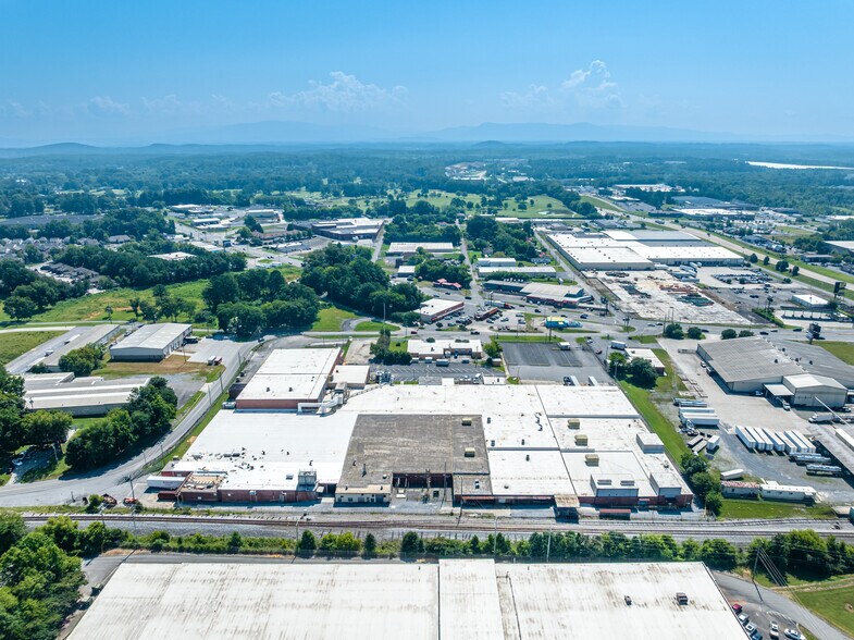 1527 Waring Rd NW, Dalton, GA à vendre - Photo de l’immeuble – Image 2 sur 12