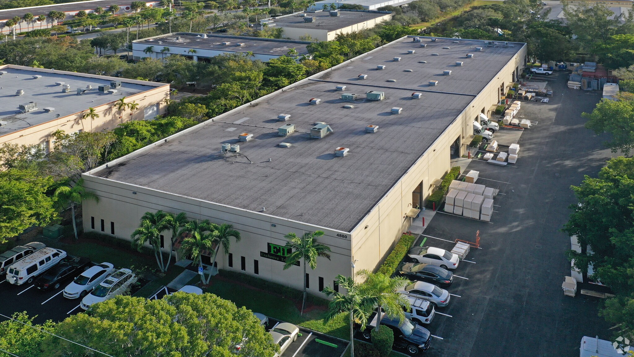 4880 N Hiatus Rd, Sunrise, FL à louer Photo principale– Image 1 sur 20