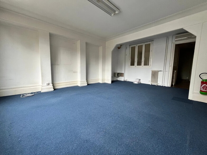 226 Rue Du Faubourg Saint-Honoré, Paris à louer - Photo de l’immeuble – Image 3 sur 10