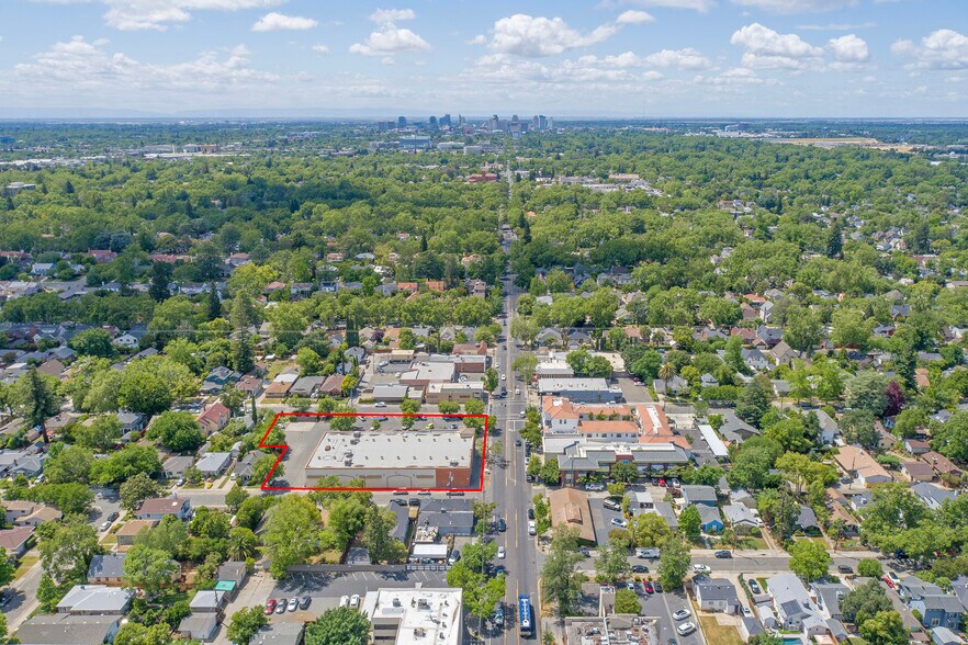 4830 J St, Sacramento, CA à vendre - Photo de l’immeuble – Image 1 sur 11