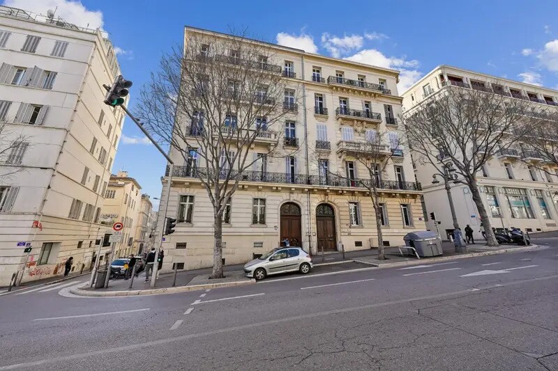 Bureau dans Marseille à louer - Photo de l’immeuble – Image 2 sur 11