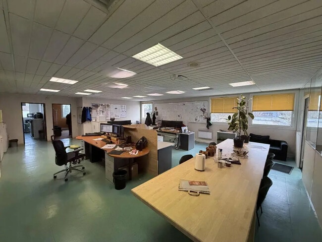 Plus de détails pour Bureau à louer