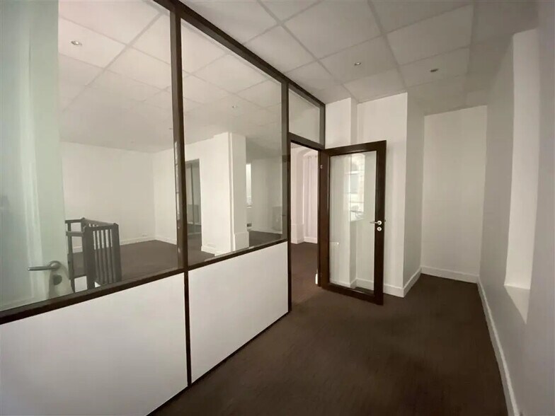 Bureau dans Paris à louer - Photo de l’immeuble – Image 3 sur 7