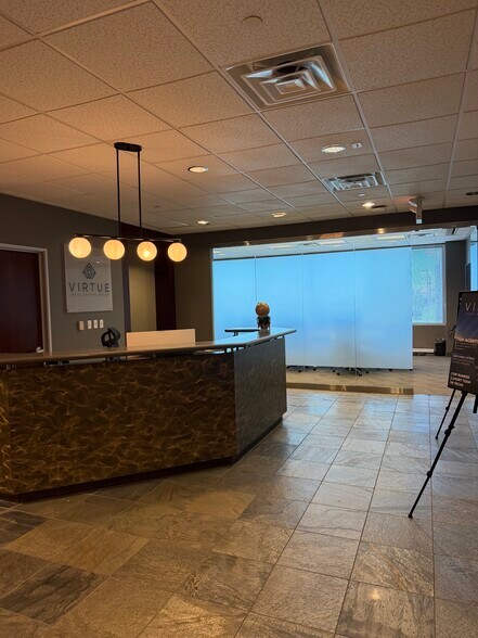 10100 W Charleston Blvd, Las Vegas, NV à louer - Hall d’entrée – Image 3 sur 16