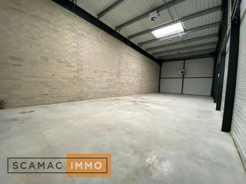 Local d'activités dans Bondoufle à vendre - Photo de l’immeuble – Image 3 sur 7