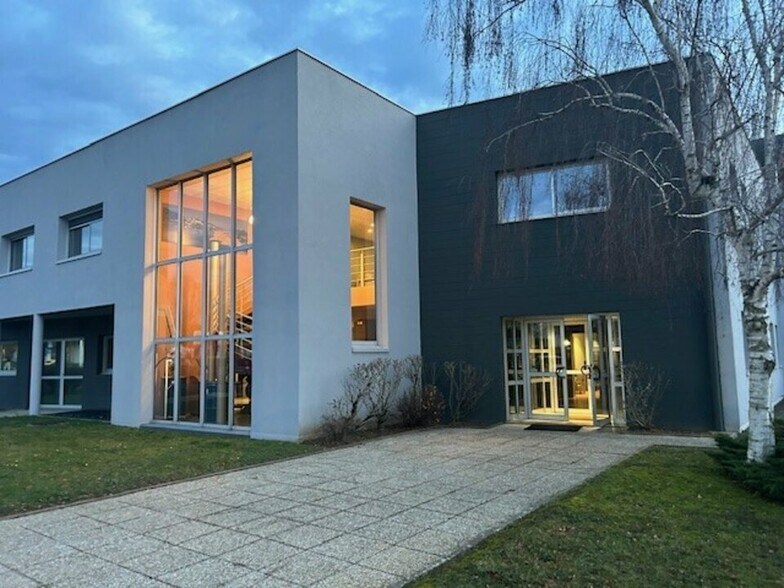 39 Rue Du Mûrier, Saint-Cyr-sur-Loire à louer - Photo de l’immeuble – Image 1 sur 4