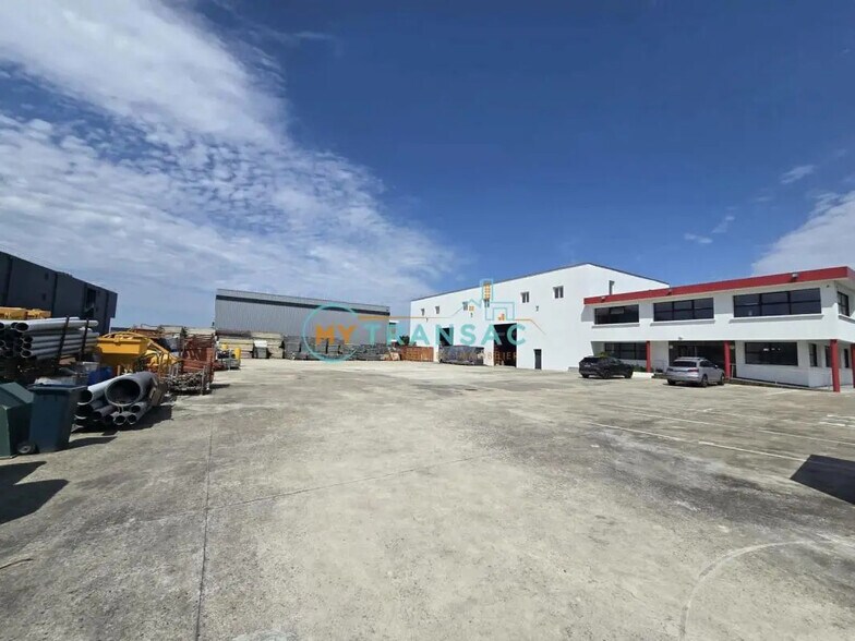 Local d'activités dans Bondoufle à vendre - Photo de l’immeuble – Image 1 sur 18