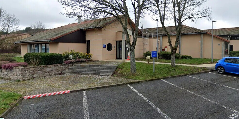 Bureau dans Les Salles à vendre - Photo de l’immeuble – Image 2 sur 5