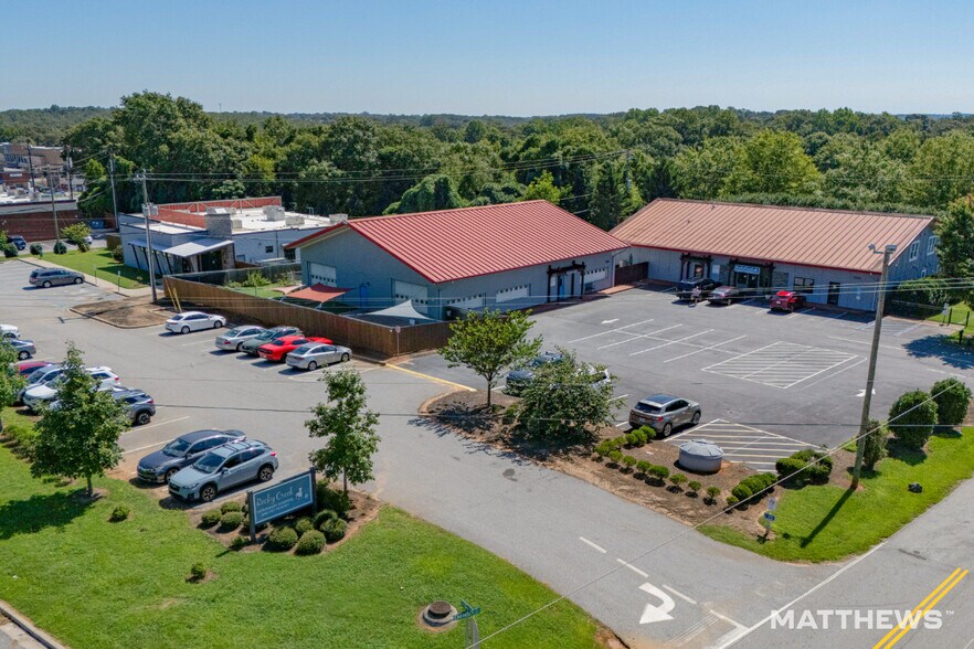 111 Ebenezer Rd, Greer, SC à vendre - Photo de l’immeuble – Image 2 sur 3
