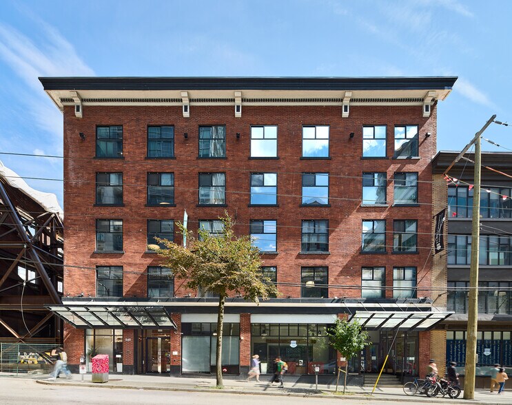 840 Cambie St, Vancouver, BC à vendre - Photo de l’immeuble – Image 2 sur 4