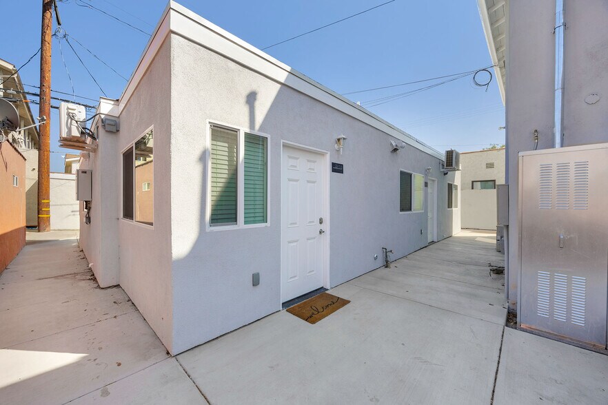 2210 Pine Ave, Long Beach, CA à vendre - Photo de l’immeuble – Image 2 sur 13