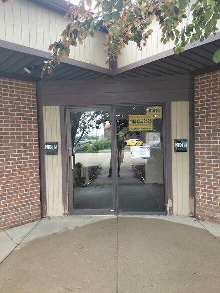210-240 Professional Ct, Lafayette, IN à vendre - Photo de l’immeuble – Image 2 sur 10
