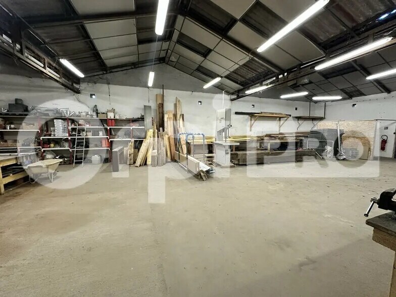 Industriel/Logistique dans Bressols à vendre - Photo de l’immeuble – Image 3 sur 6