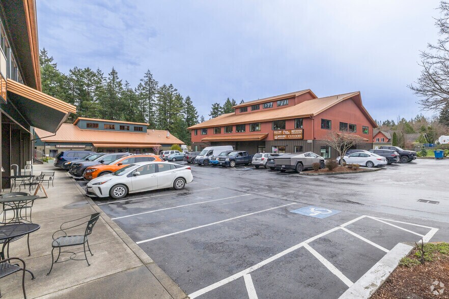 9723 Coppertop Loop NE, Bainbridge Island, WA à vendre - Photo de l’immeuble – Image 2 sur 9