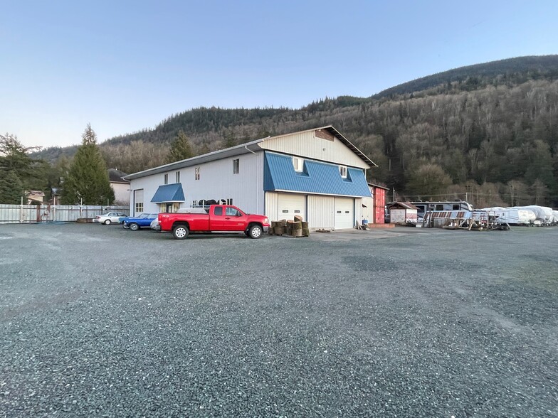 43462 Lumsden Rd, Chilliwack, BC à vendre - Photo de l’immeuble – Image 2 sur 40